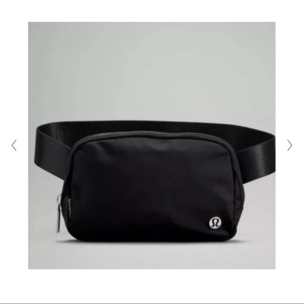 Lululemon Everywhere Belt Bag in Black- NWT
